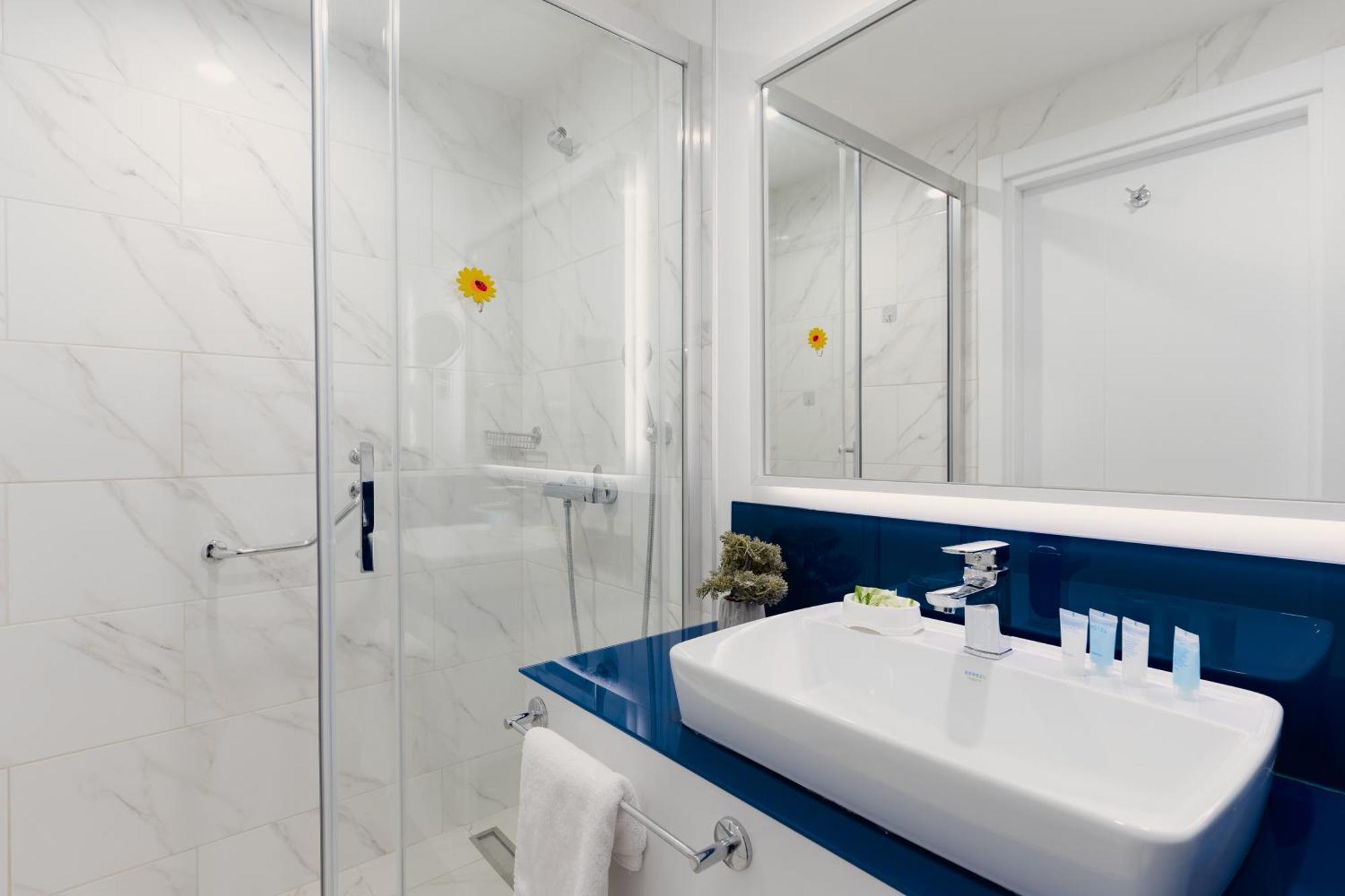 Gc Apartments Батуми Экстерьер фото