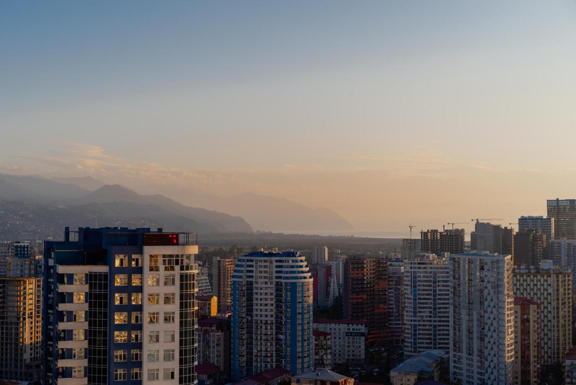 Gc Apartments Батуми Экстерьер фото